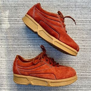 Vintage 70's Womens Rust Orange Suede Wide Toe Chunky Lace Up Shoe